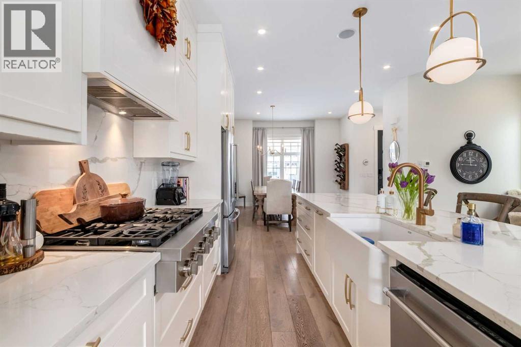 Single Family House for Sale in   Avenue SW North Glenmore Park Calgary 