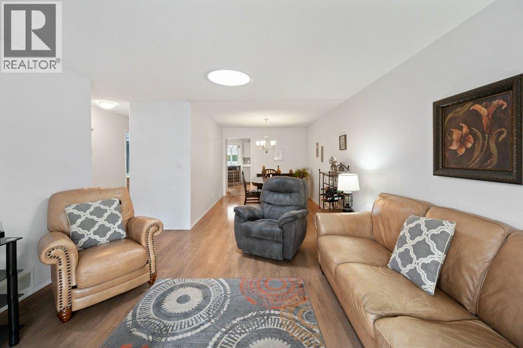 115 REDWING Place Unit# 12, Oliver