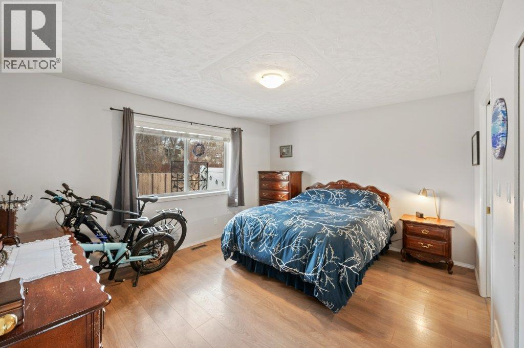 115 REDWING Place Unit# 12, Oliver