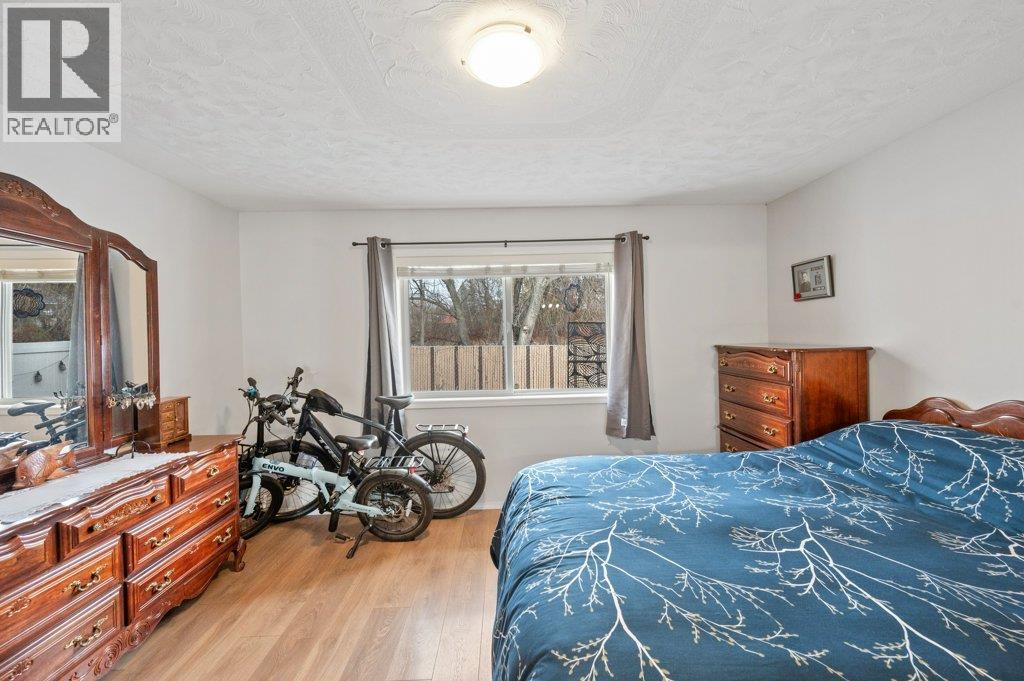 #12 115 REDWING Place - 25
