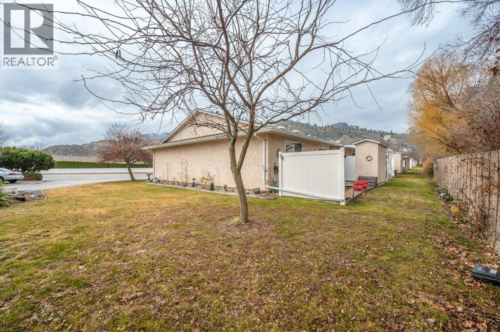 115 REDWING Place Unit# 12, Oliver