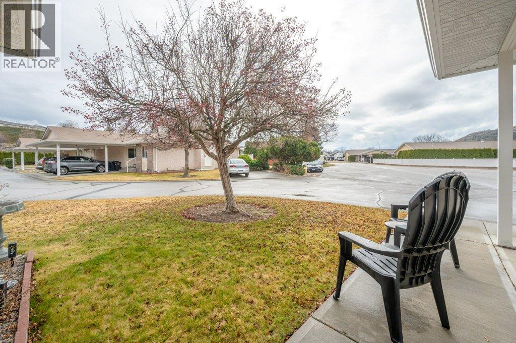 115 REDWING Place Unit# 12, Oliver