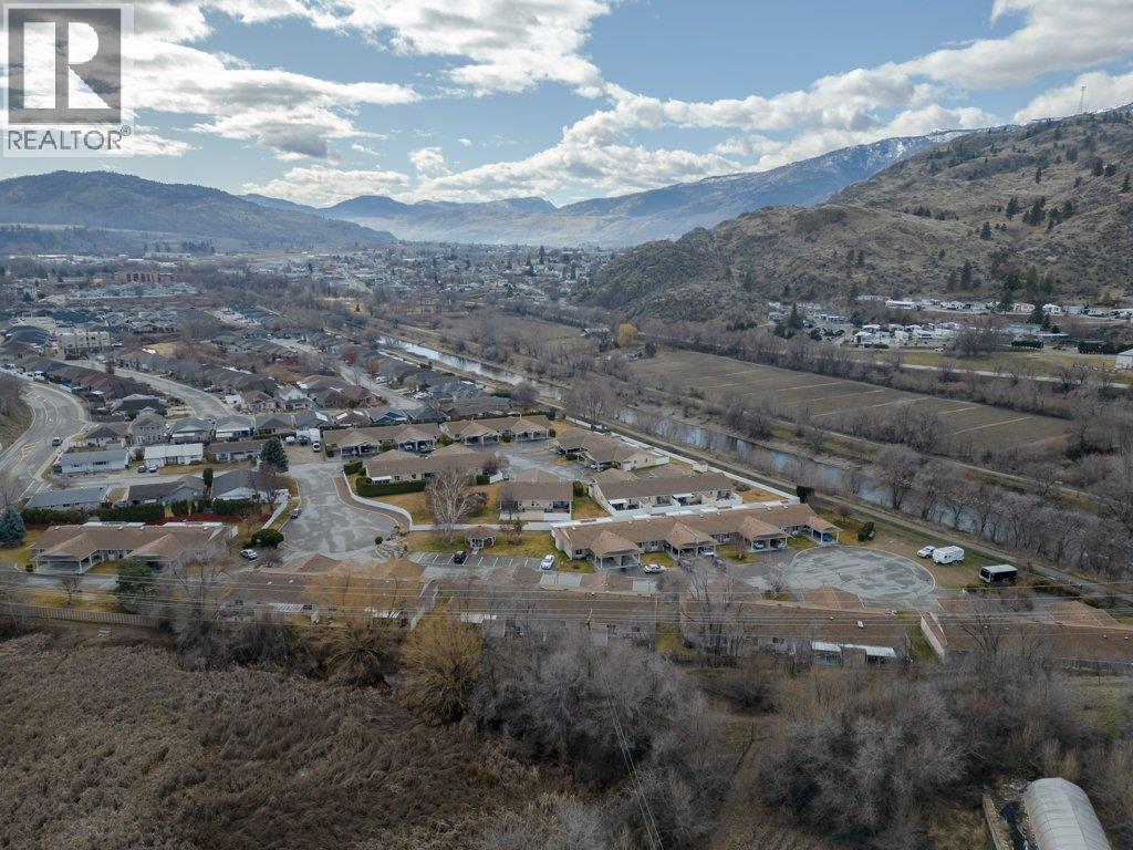 115 REDWING Place Unit# 12, Oliver