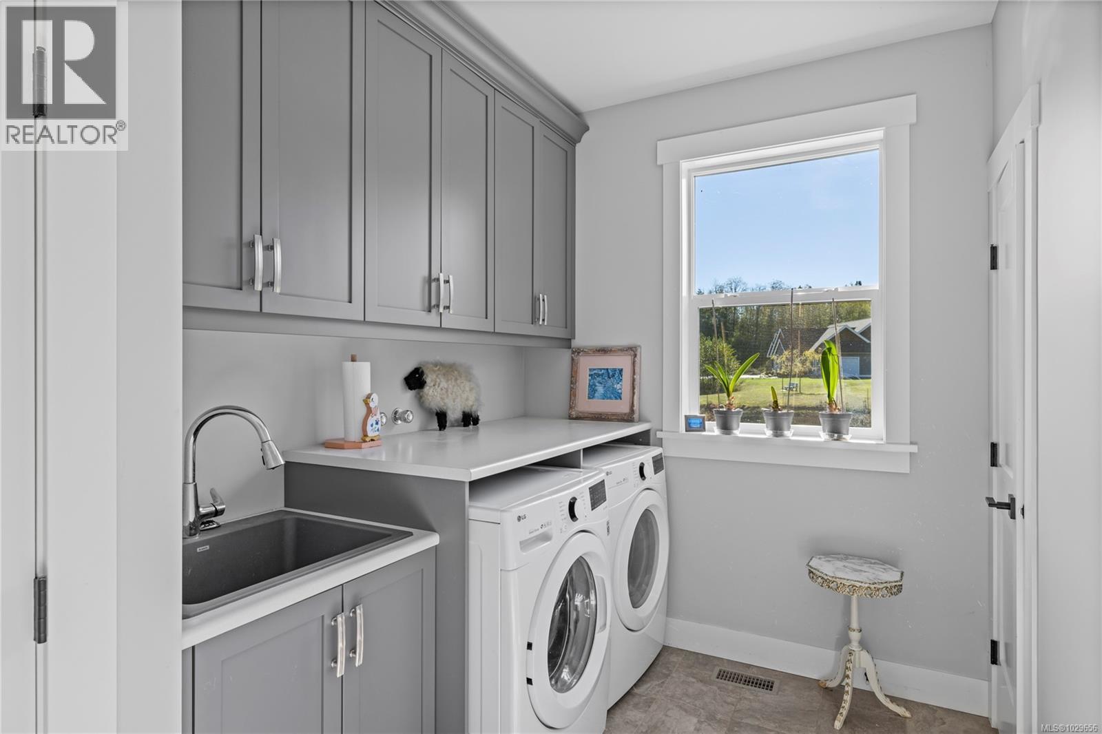 939 Virginia Rd - 36