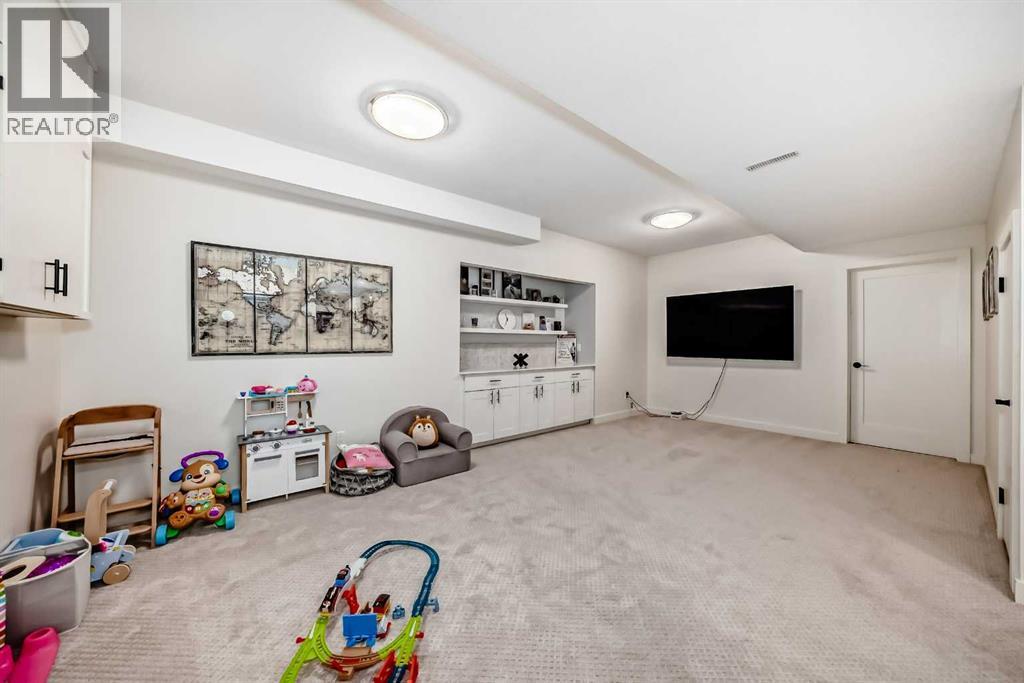 Single Family House for Sale in  Canterbury Court SW Canyon Meadows Calgary 