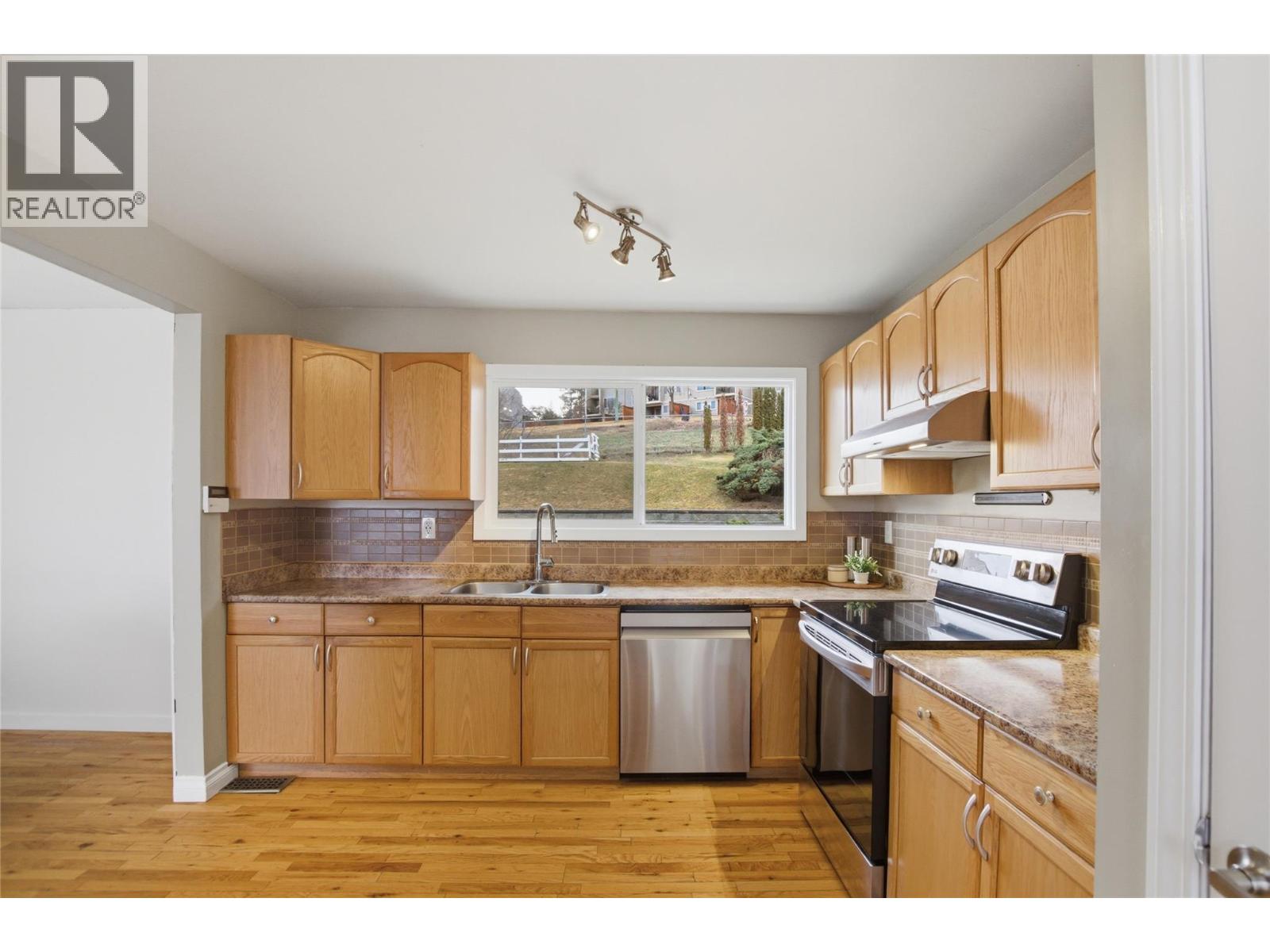  299 GORDONHORN Crescent, Kamloops