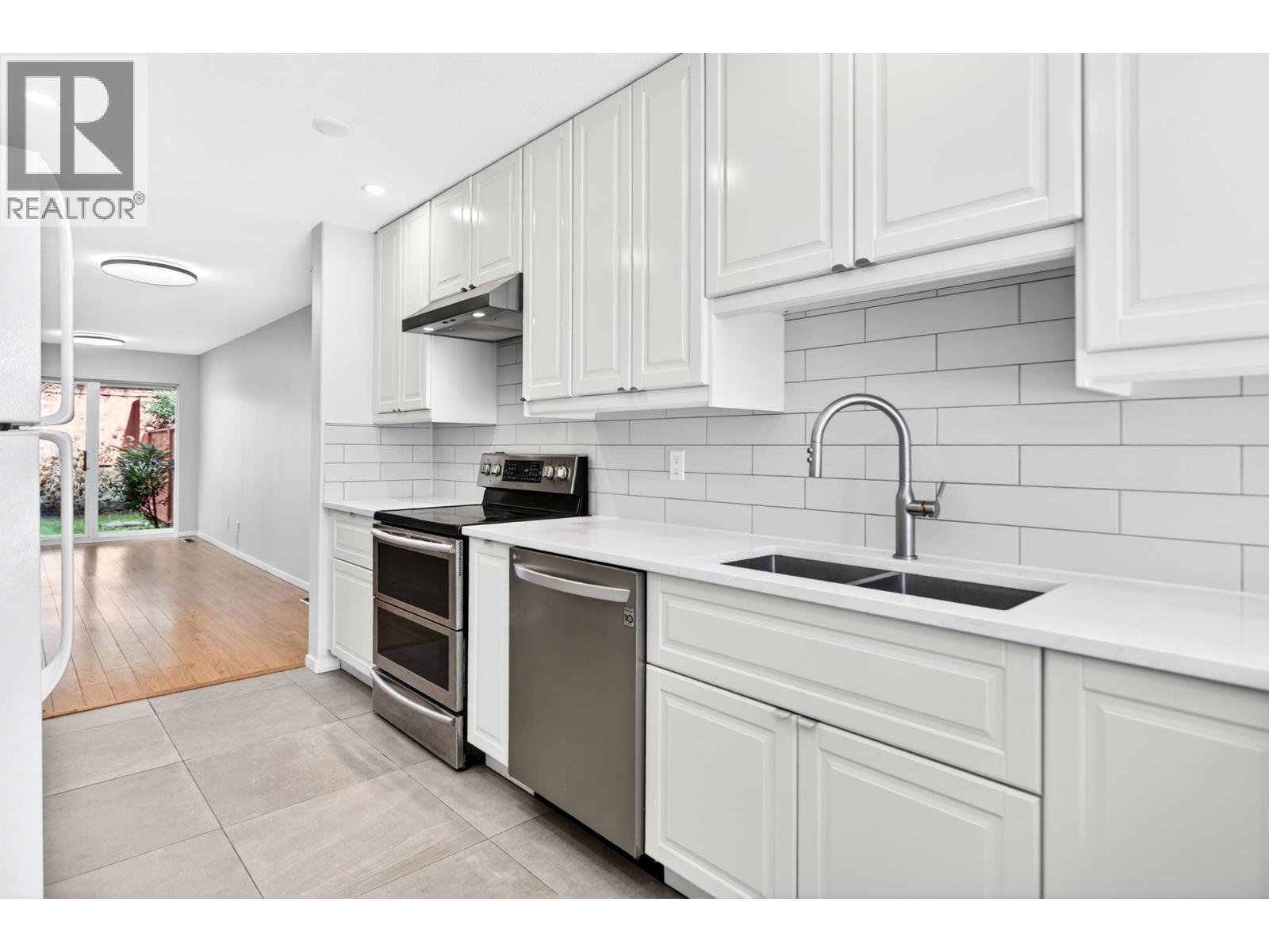 7 20985 CAMWOOD AVENUE, Maple Ridge