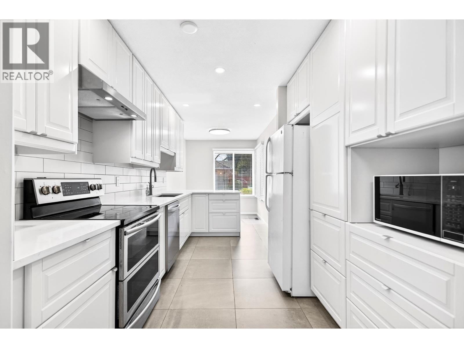 7 20985 CAMWOOD AVENUE, Maple Ridge