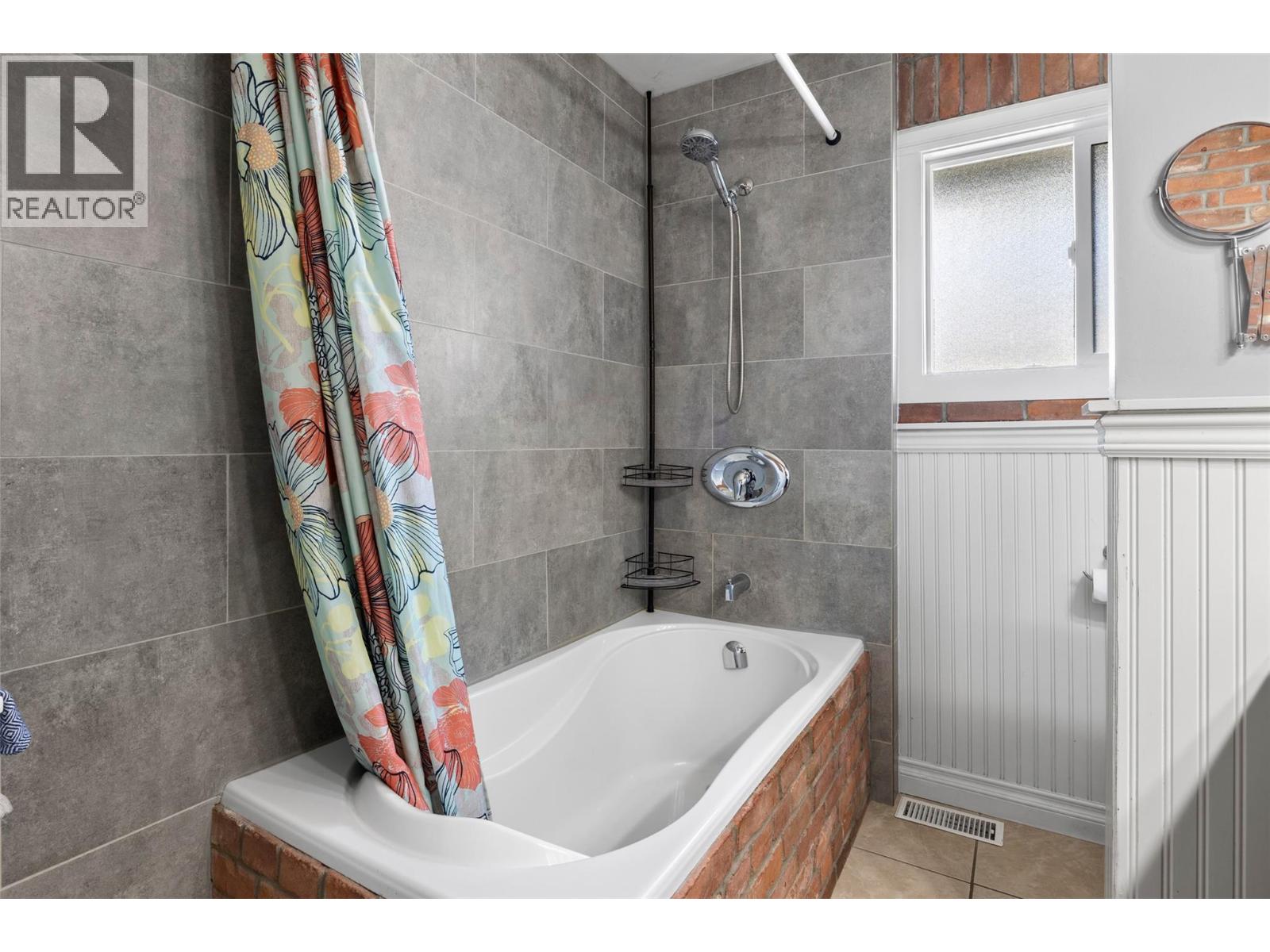 824 Sudbury Avenue, Kamloops