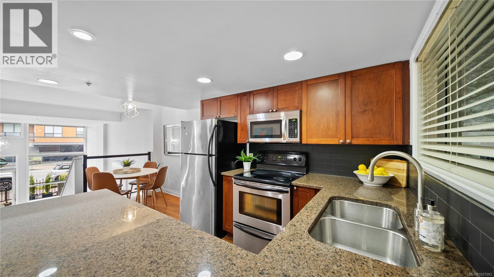 102 866 Goldstream Avenue, Langford