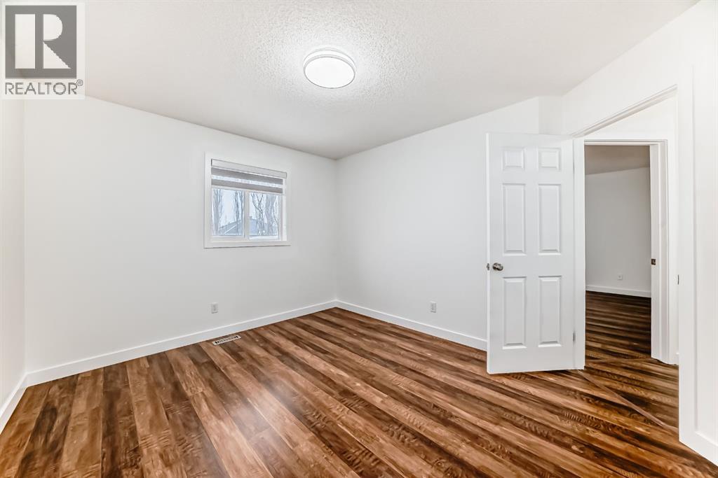 87 Bridlepost Green SW, Calgary, Alberta