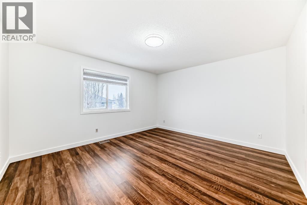 Single Family House for Sale in  Bridlepost Green SW Bridlewood Calgary 