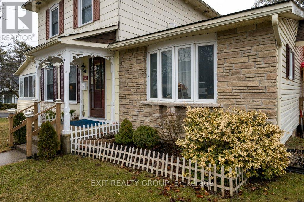 134 WATER STREET W - 4