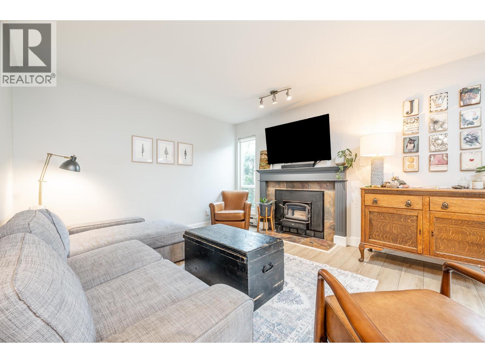 22 41449 GOVERNMENT ROAD, Squamish