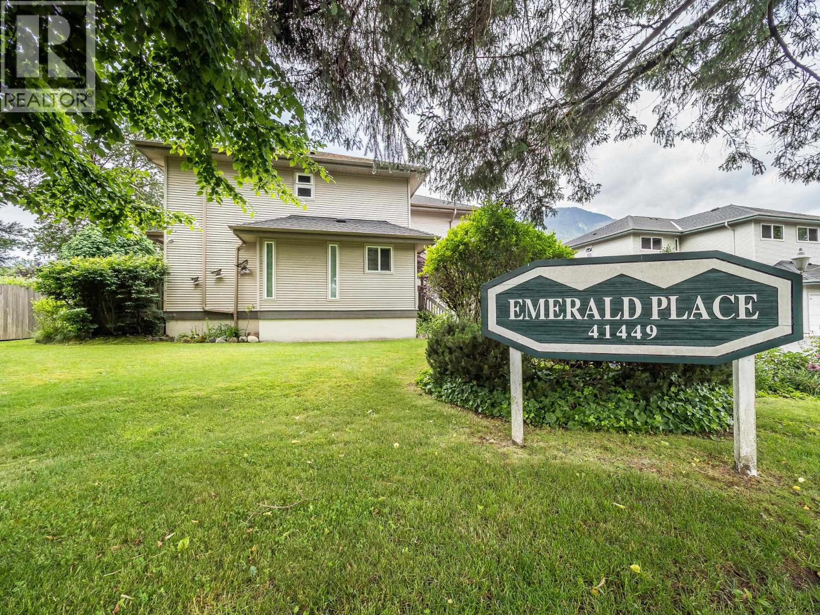 22 41449 GOVERNMENT ROAD, Squamish