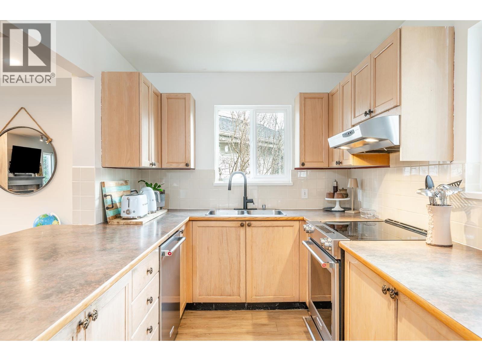 22 41449 GOVERNMENT ROAD, Squamish