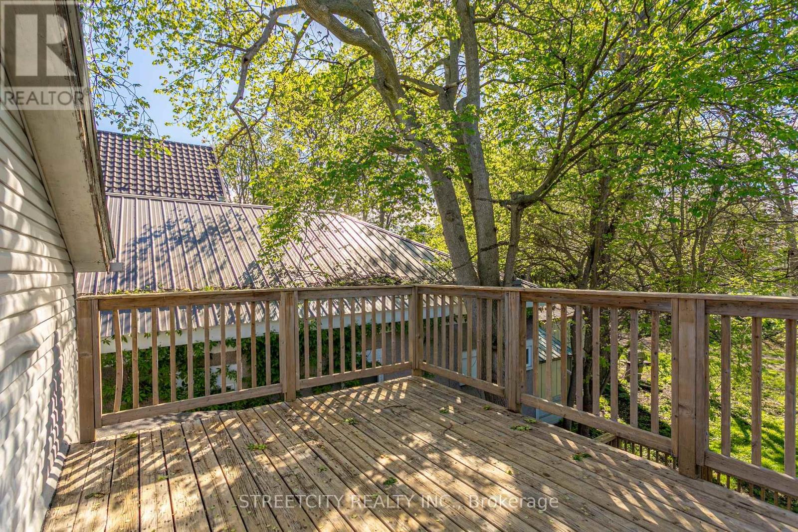 379 CENTRAL AVENUE - 33