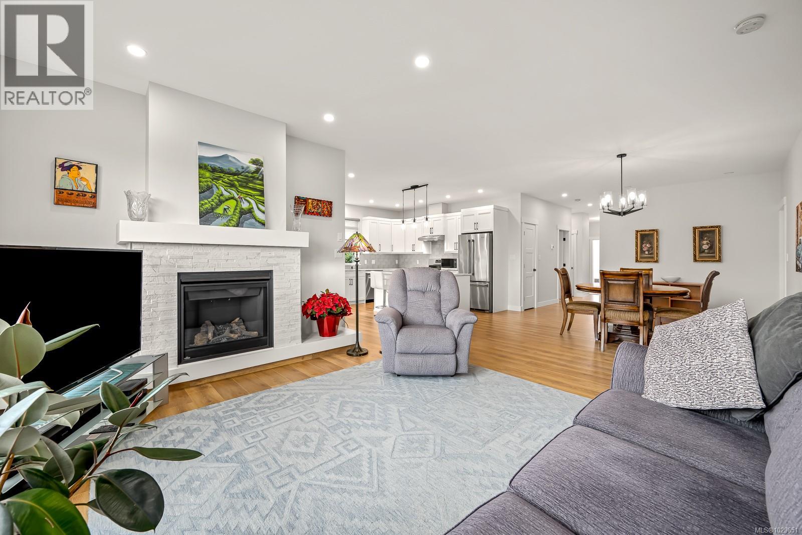 4076 CANTERBURY WAY - Image 2