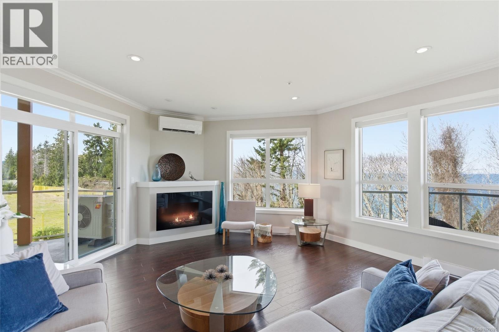 #204 439 COLLEGE RD - 15