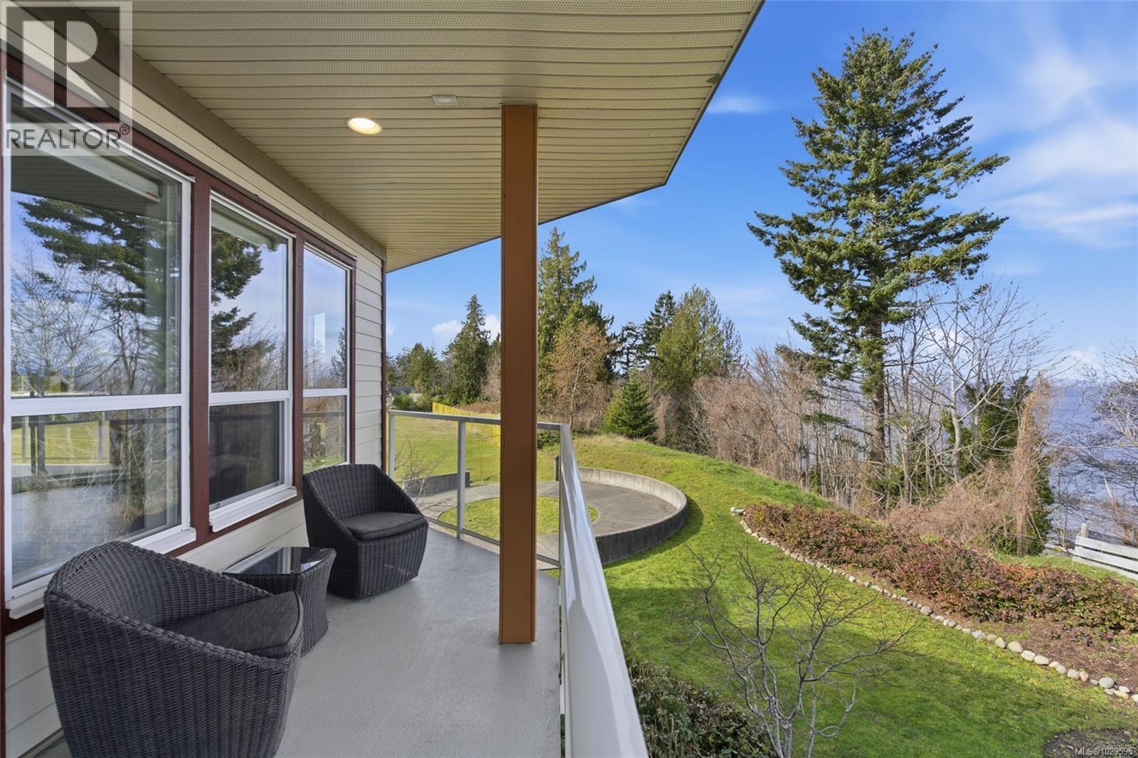 #204 439 COLLEGE RD - 22