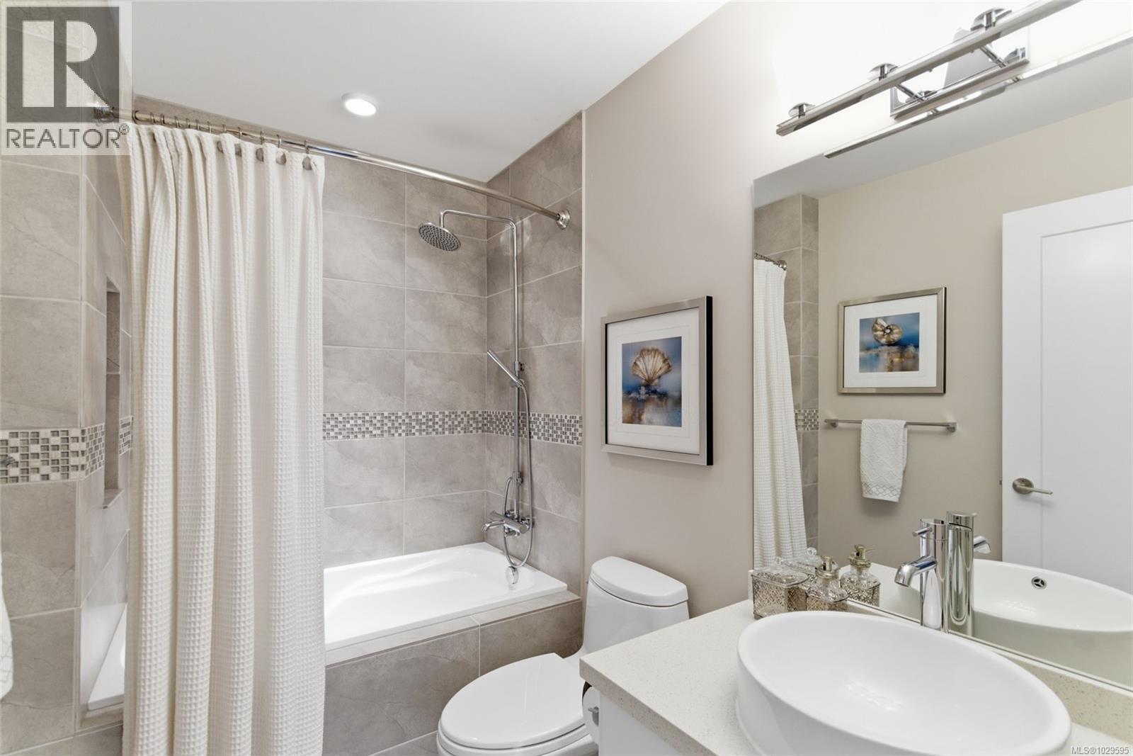 #204 439 COLLEGE RD - 28