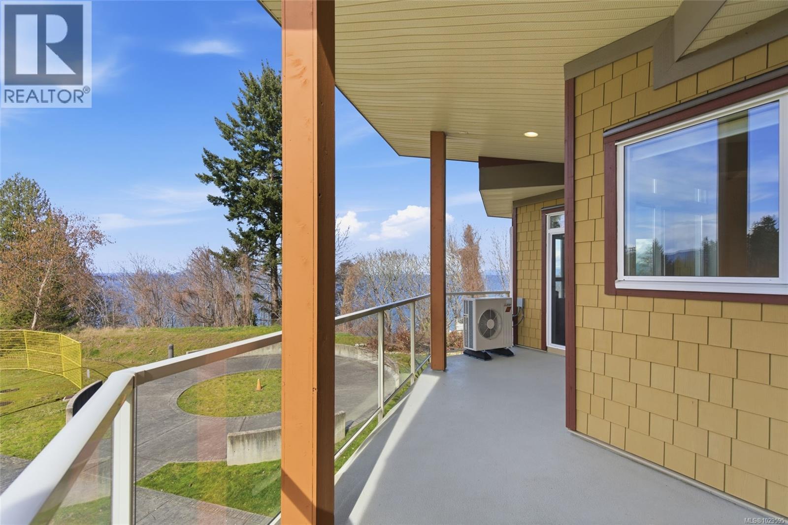 #204 439 COLLEGE RD - 9