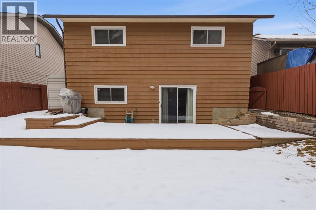 Single Family House 4 Level for Sale in  Woodstock Way SW Woodlands Calgary 