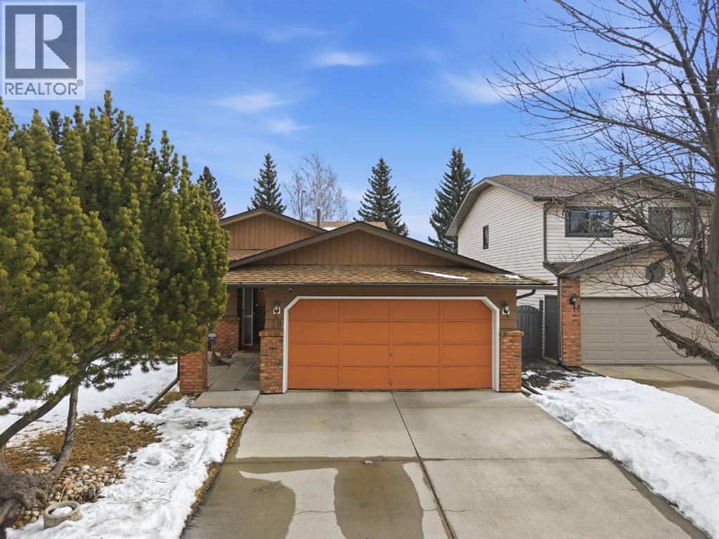 Single Family House 4 Level for Sale in  Woodstock Way SW Woodlands Calgary 