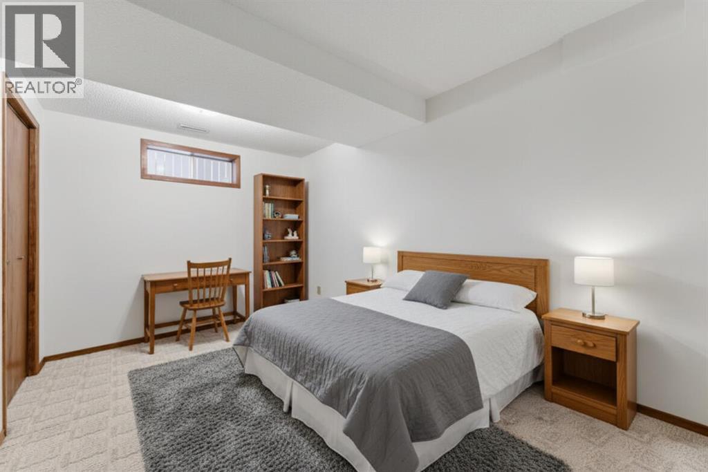 Single Family House 4 Level for Sale in  Woodstock Way SW Woodlands Calgary 