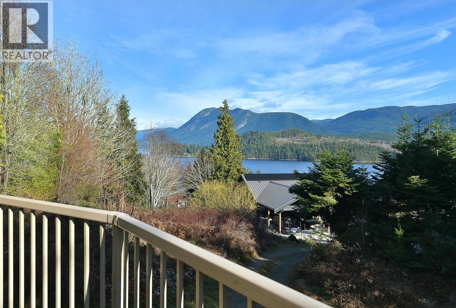 6377 N GALE AVENUE, Sechelt