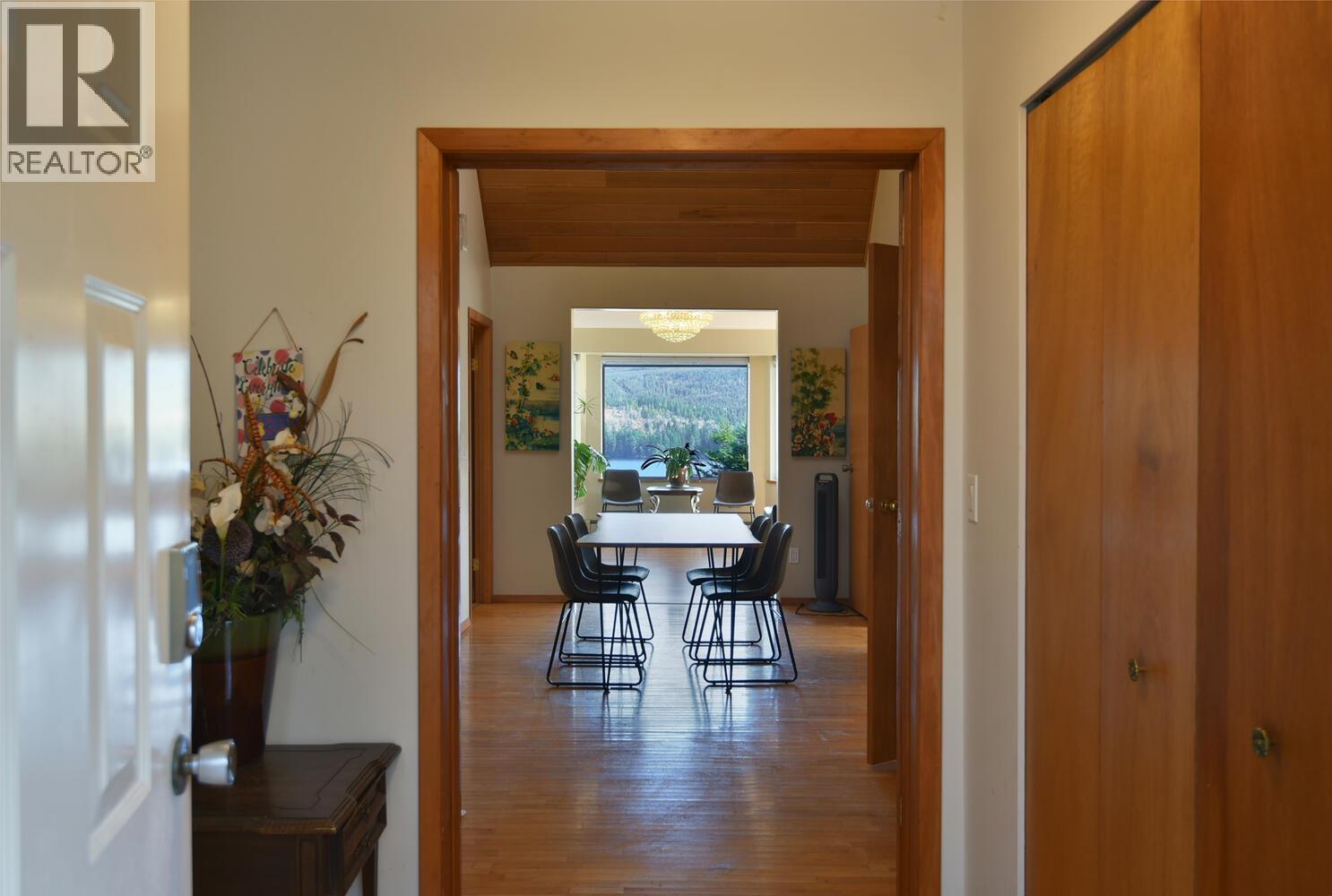 6377 N GALE AVENUE, Sechelt