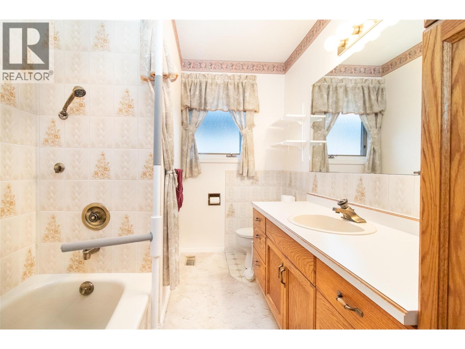  624 Cassiar Crescent, Kelowna