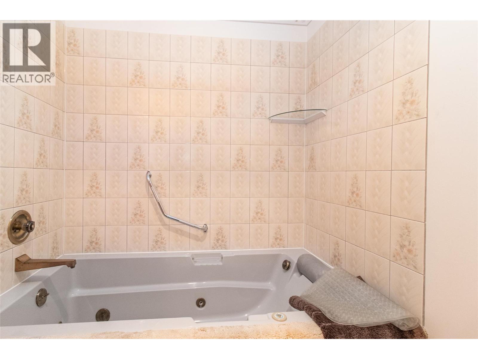  624 Cassiar Crescent, Kelowna