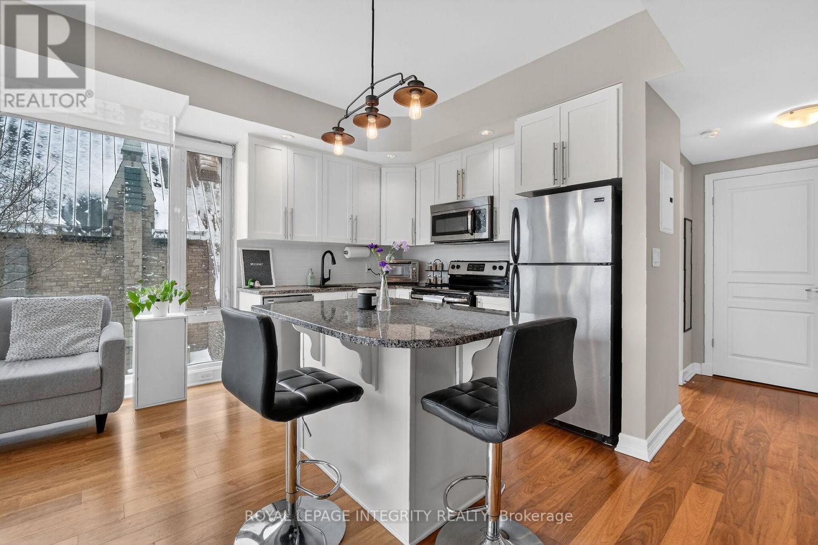 #416 238 BESSERER STREET - 18