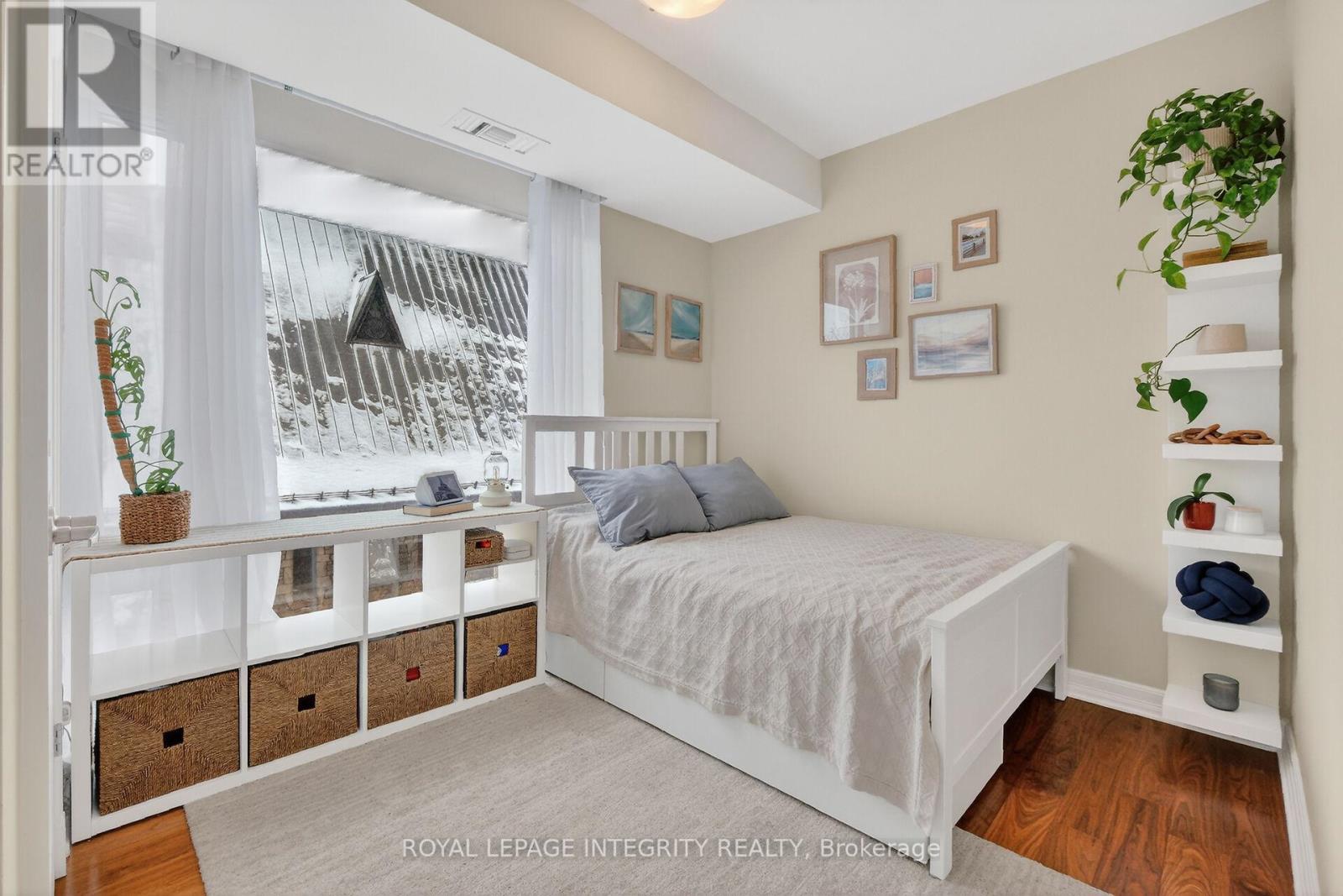 #416 238 BESSERER STREET - 22