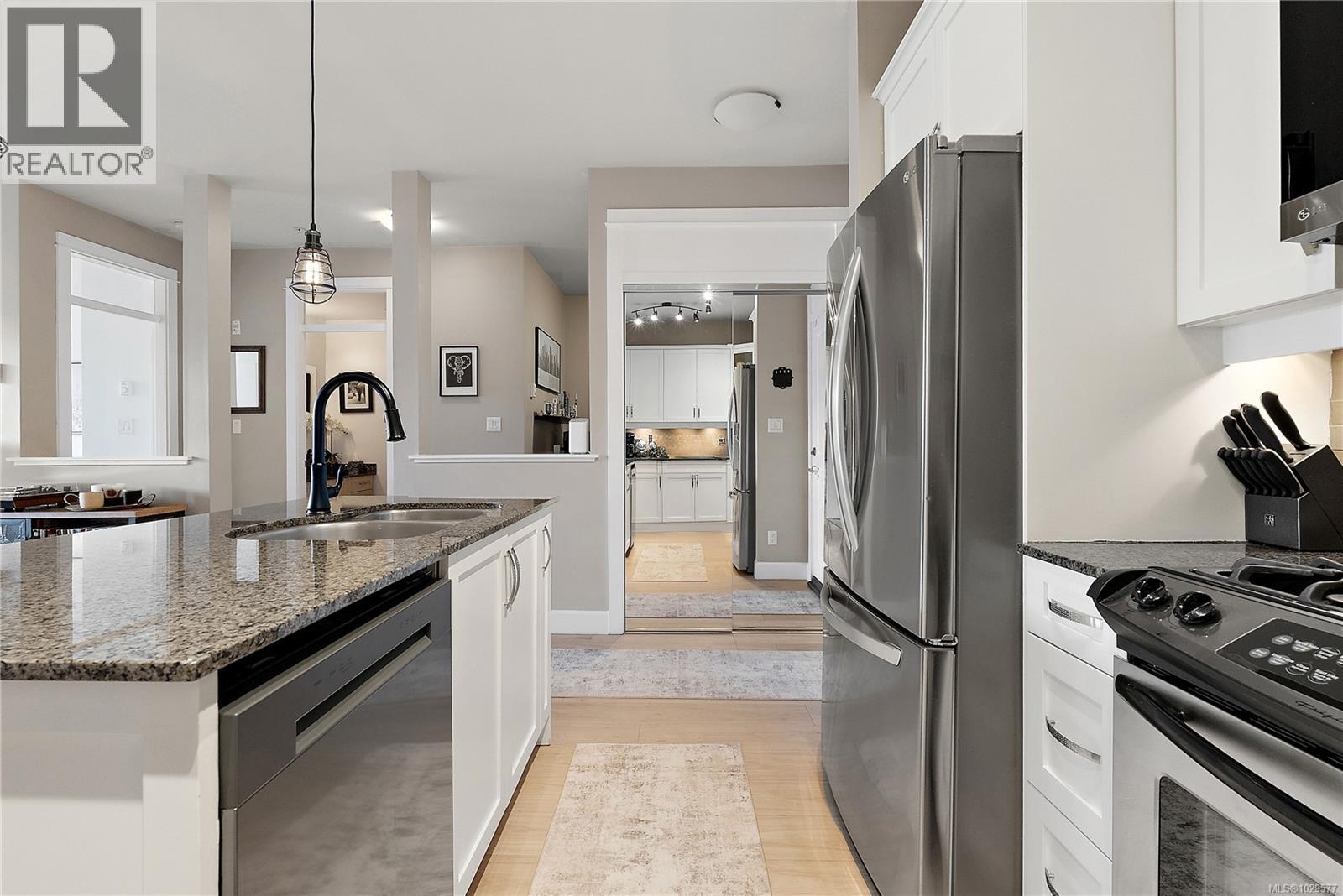 #207 3210 JACKLIN RD - 10