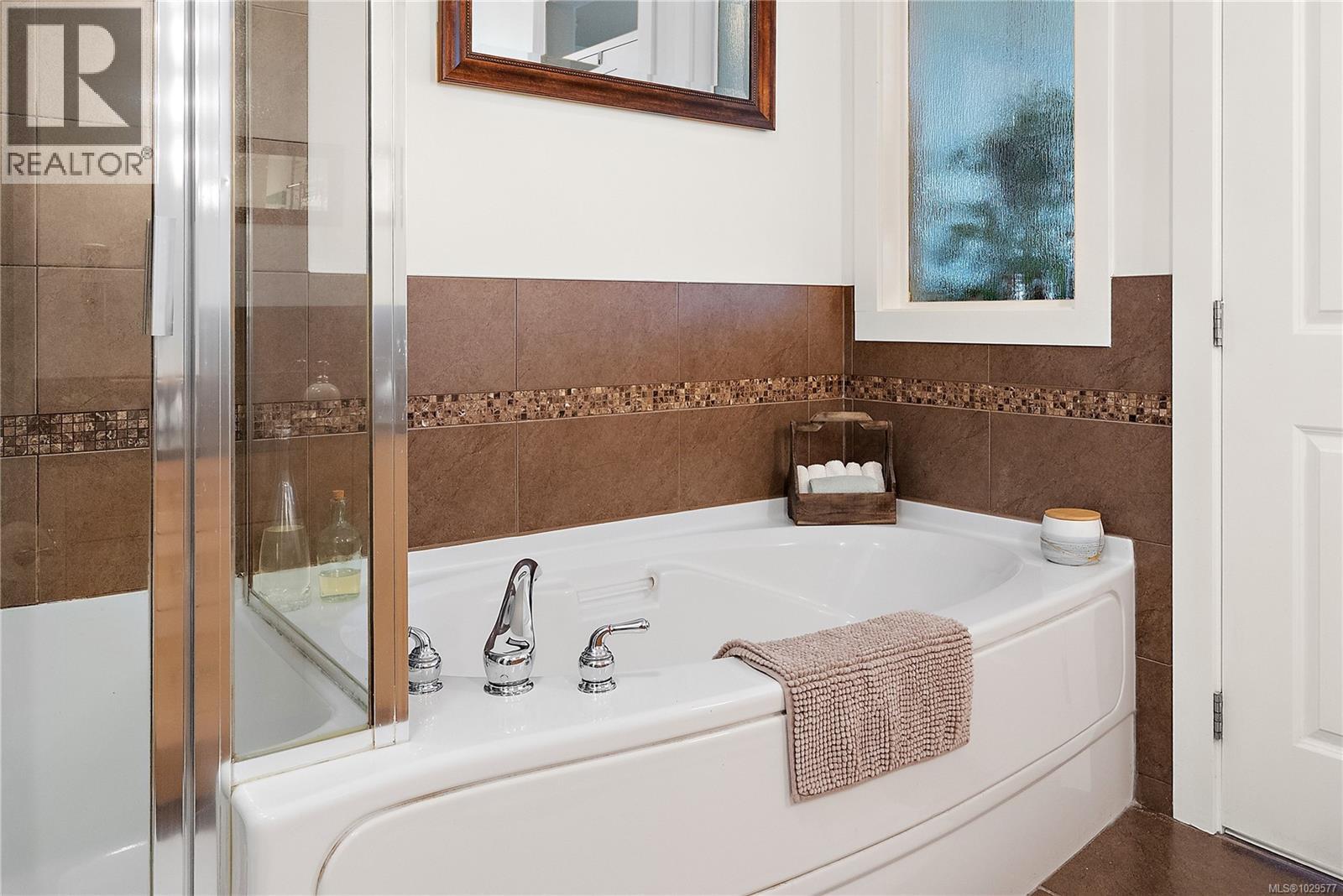 #207 3210 JACKLIN RD - 15