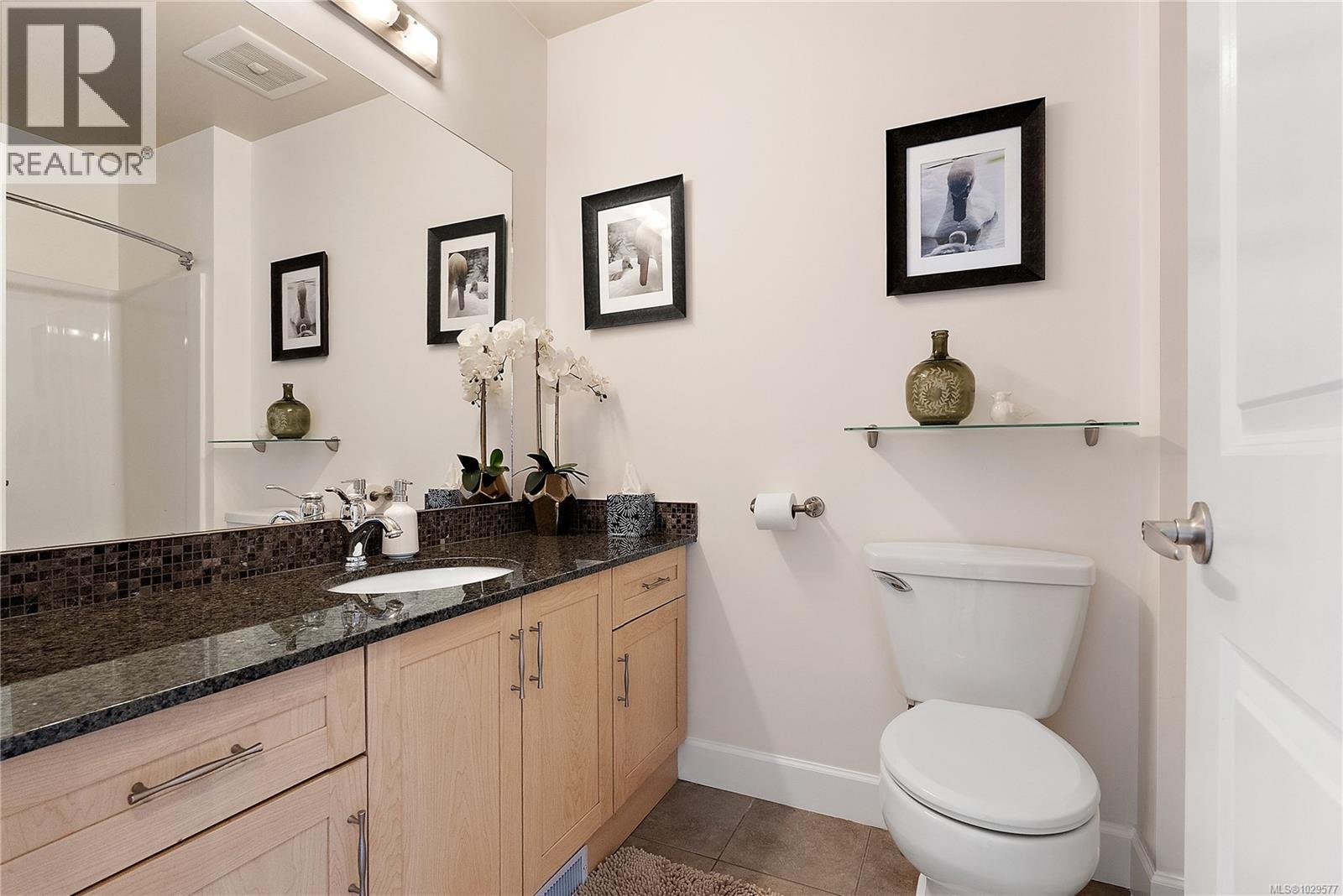 #207 3210 JACKLIN RD - 16