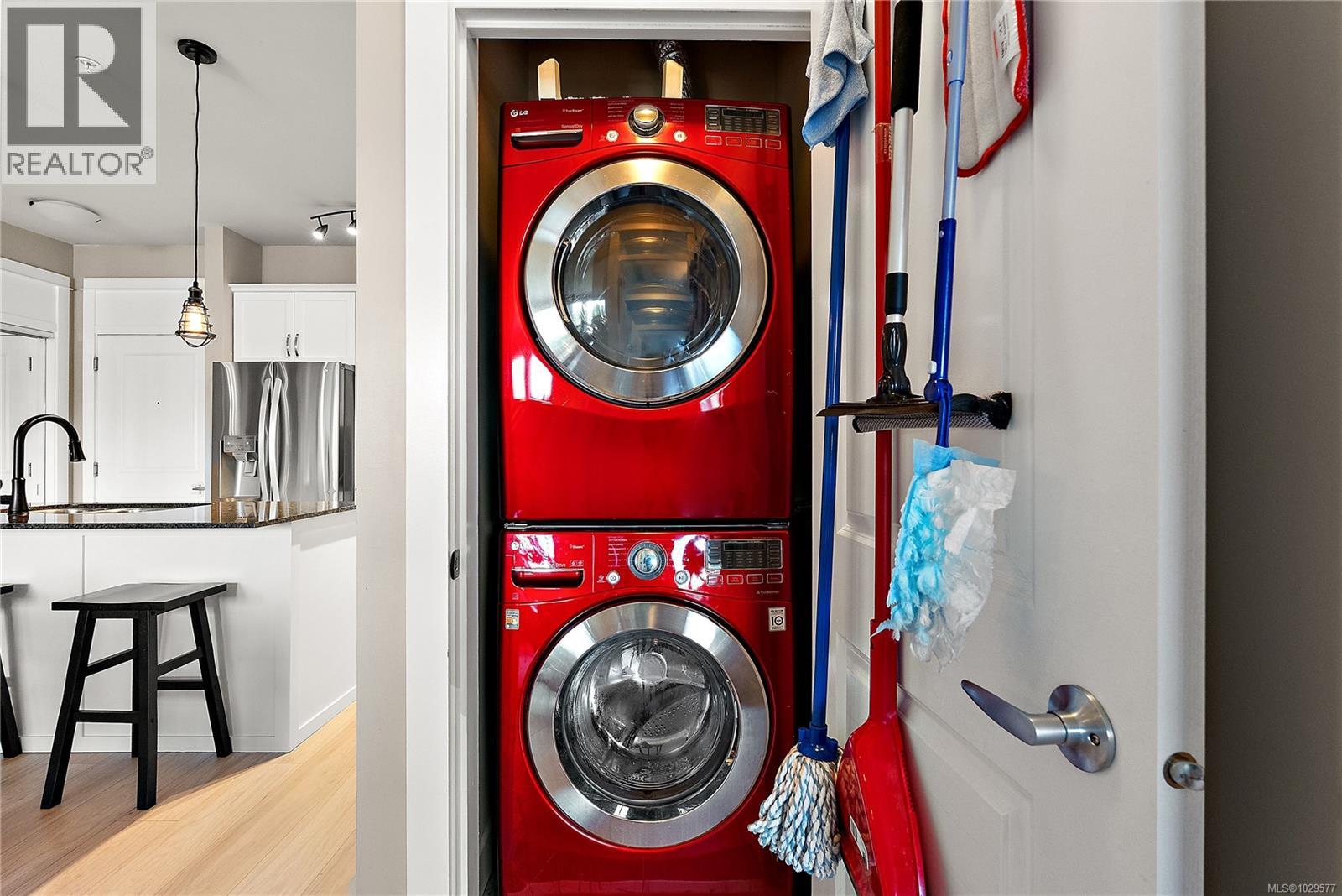 #207 3210 JACKLIN RD - 21