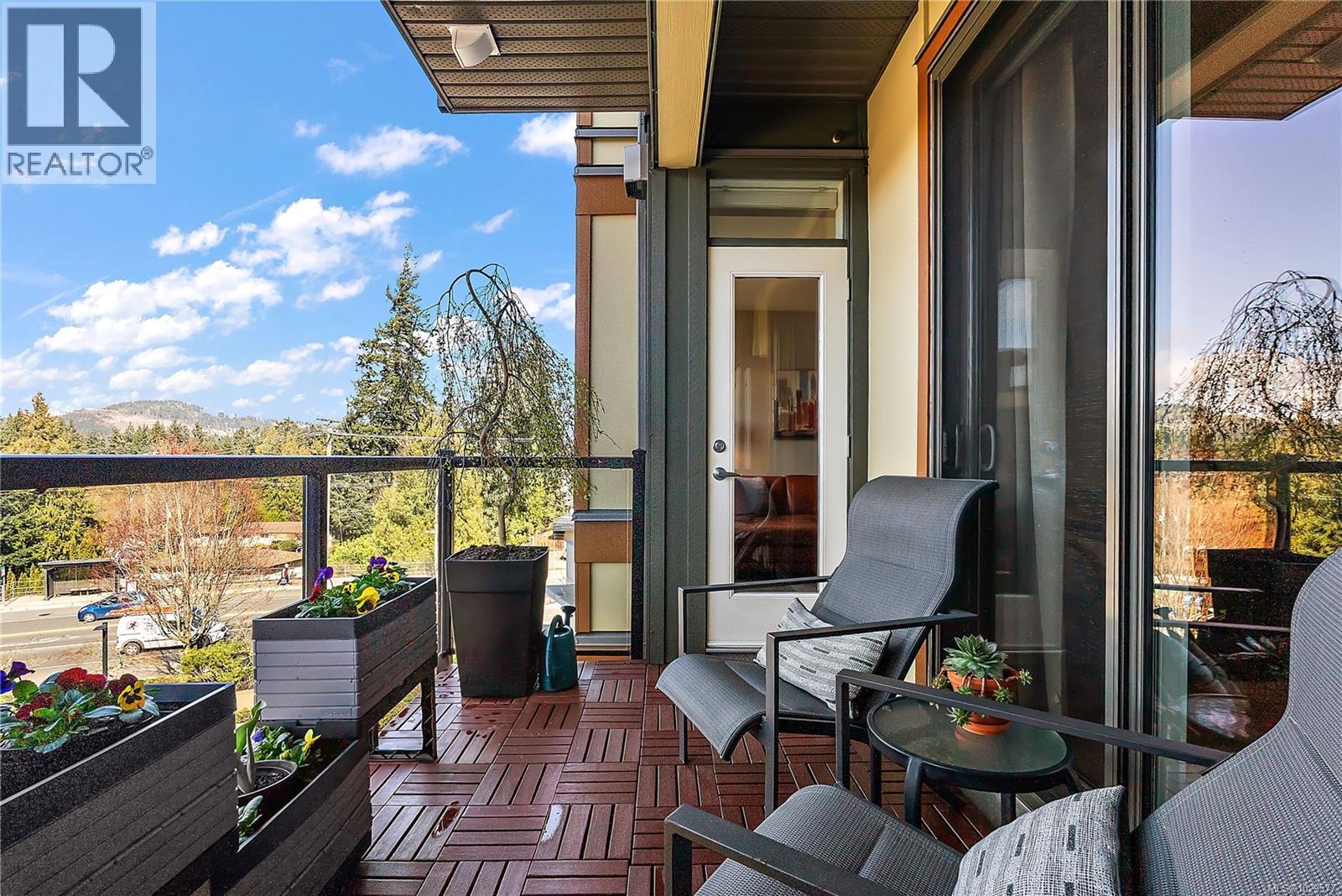 #207 3210 JACKLIN RD - 23