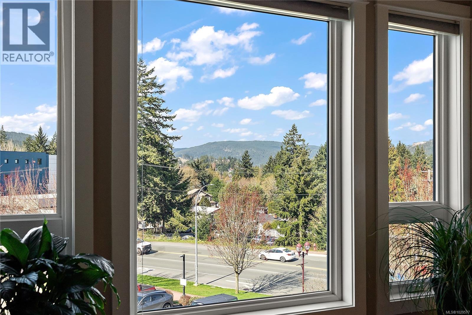 #207 3210 JACKLIN RD - 24