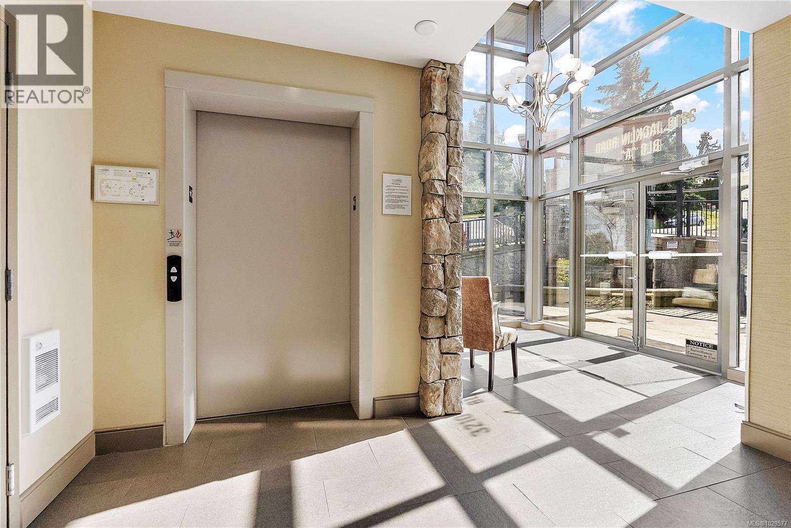 #207 3210 JACKLIN RD - 29