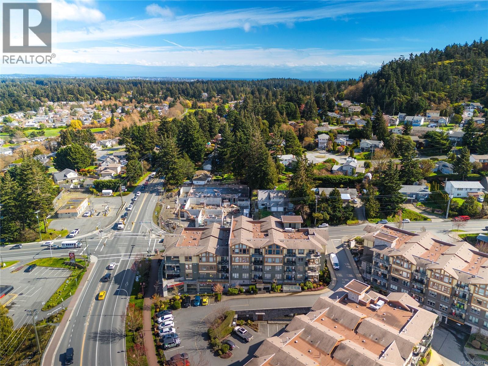 #207 3210 JACKLIN RD - 33