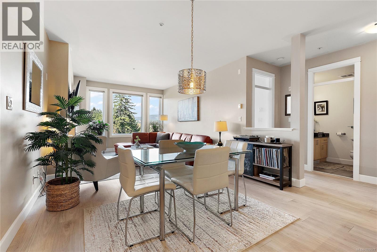 #207 3210 JACKLIN RD - 5