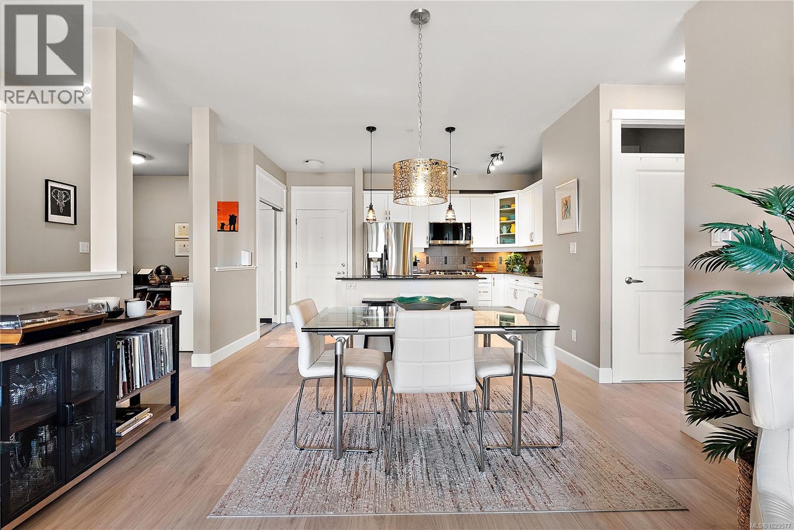 #207 3210 JACKLIN RD - 6