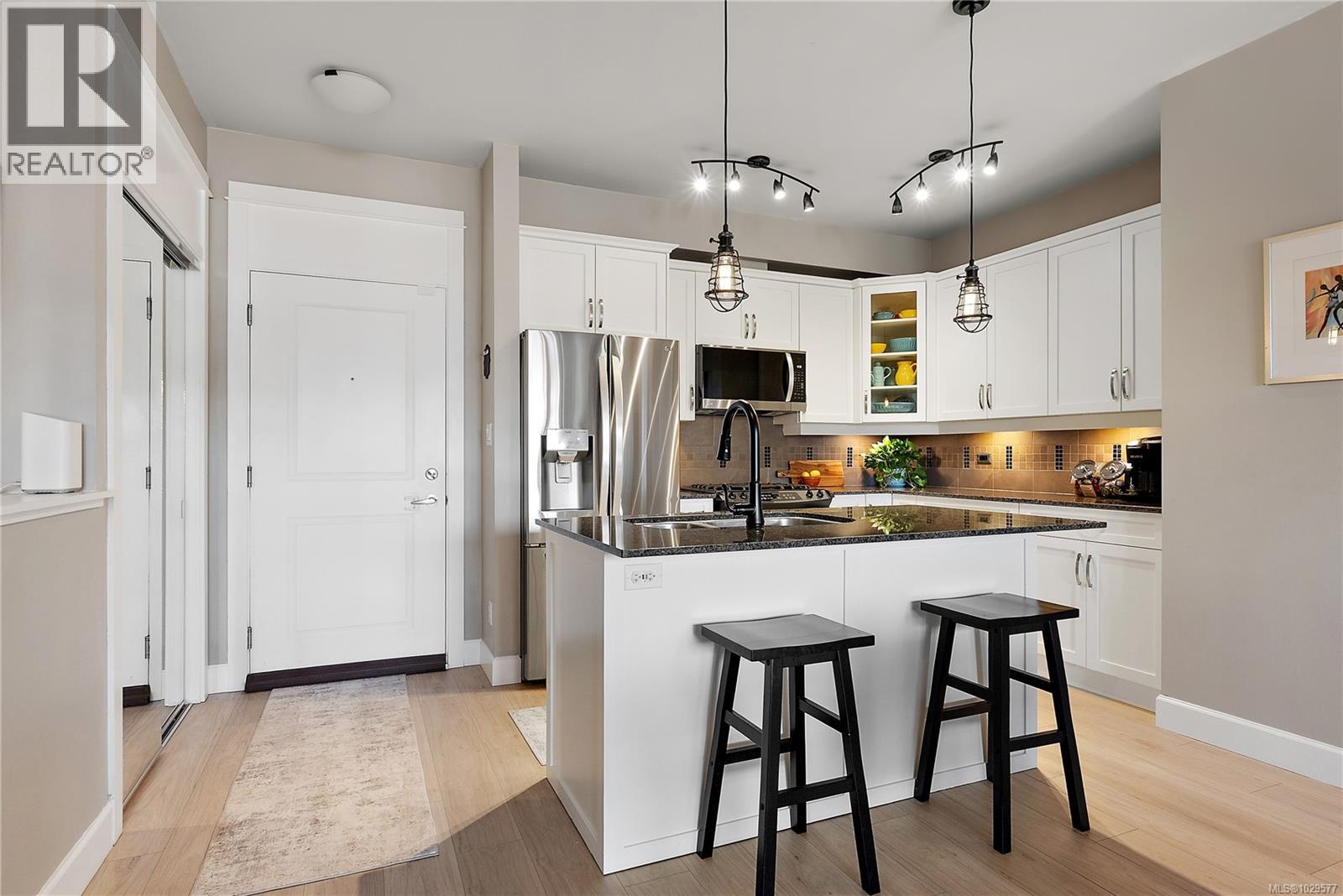 #207 3210 JACKLIN RD - 7