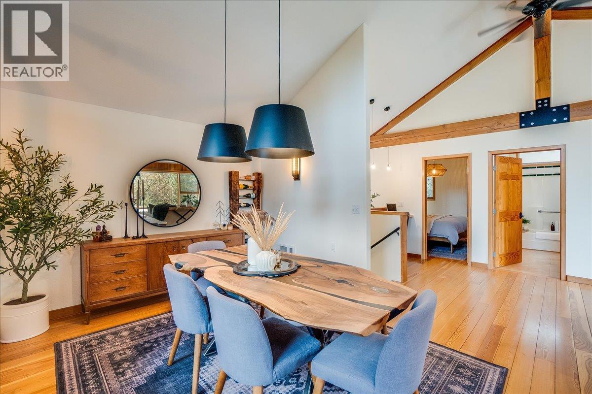  6575 6 Highway, New Denver