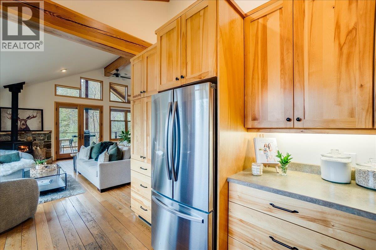  6575 6 Highway, New Denver