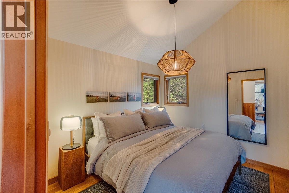  6575 6 Highway, New Denver