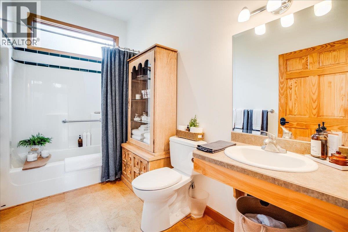  6575 6 Highway, New Denver